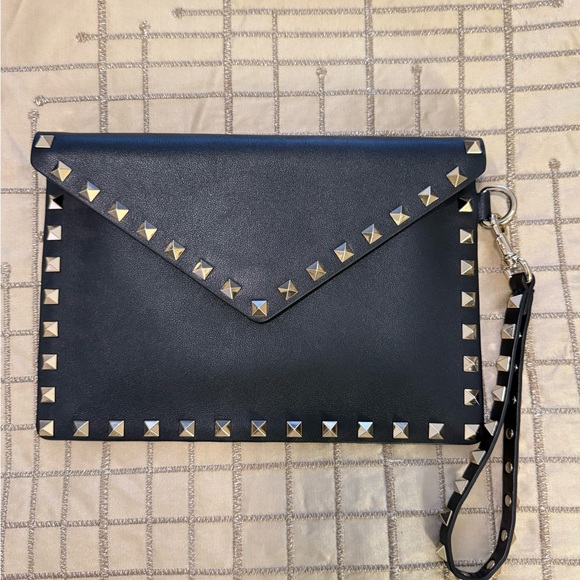 VALENTINO ROCKSTUD CALFSKIN POUCH WRISTLET - Picture 1 of 4